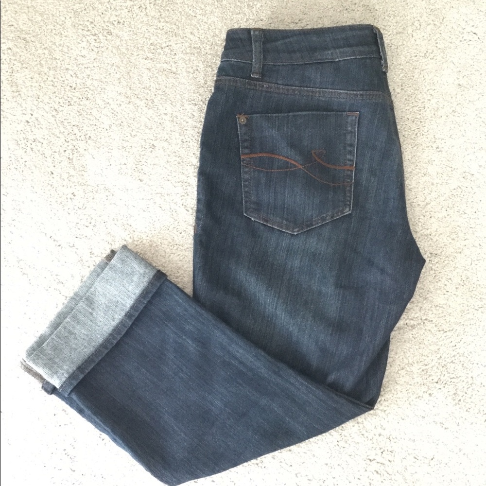 Cropped Cuffed jeans